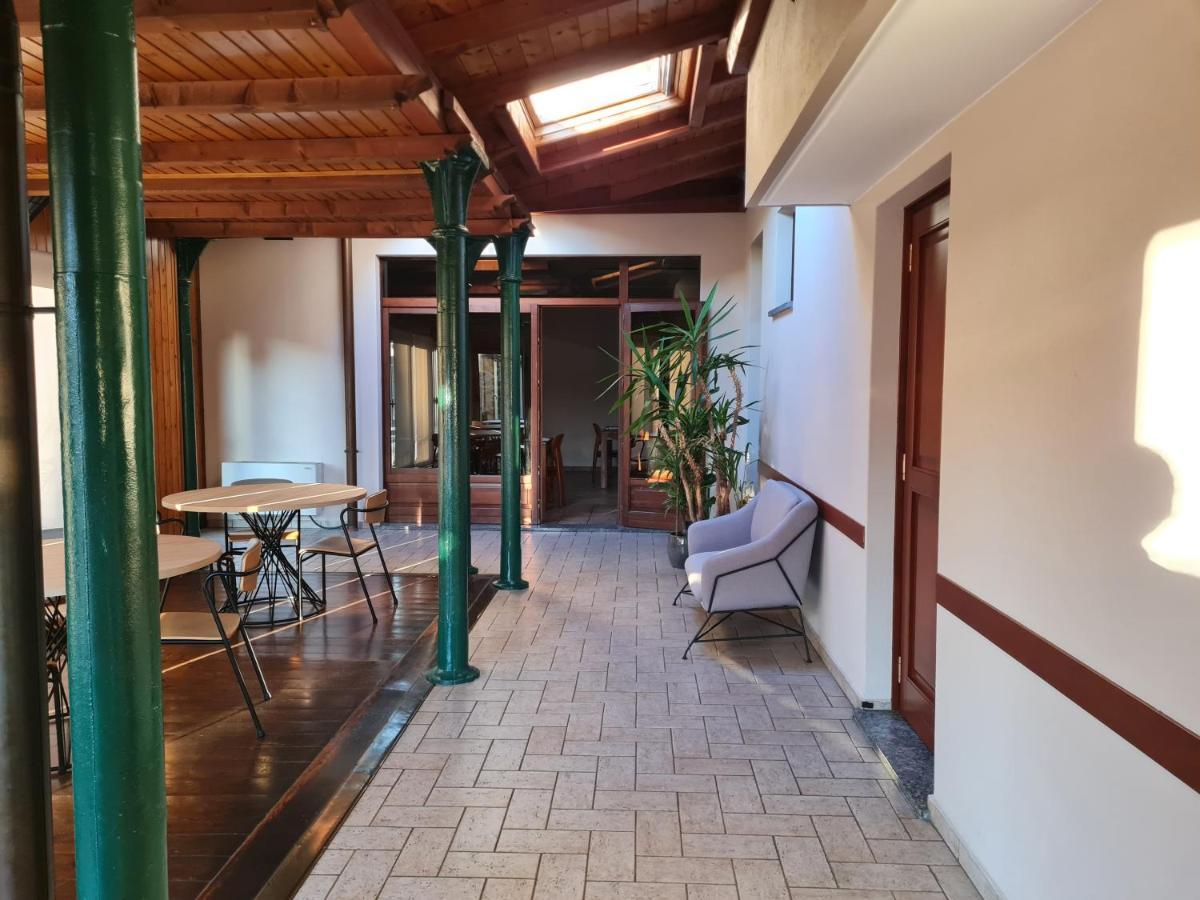 Manfredi Ristorante Con Alloggio Romentino Extérieur photo