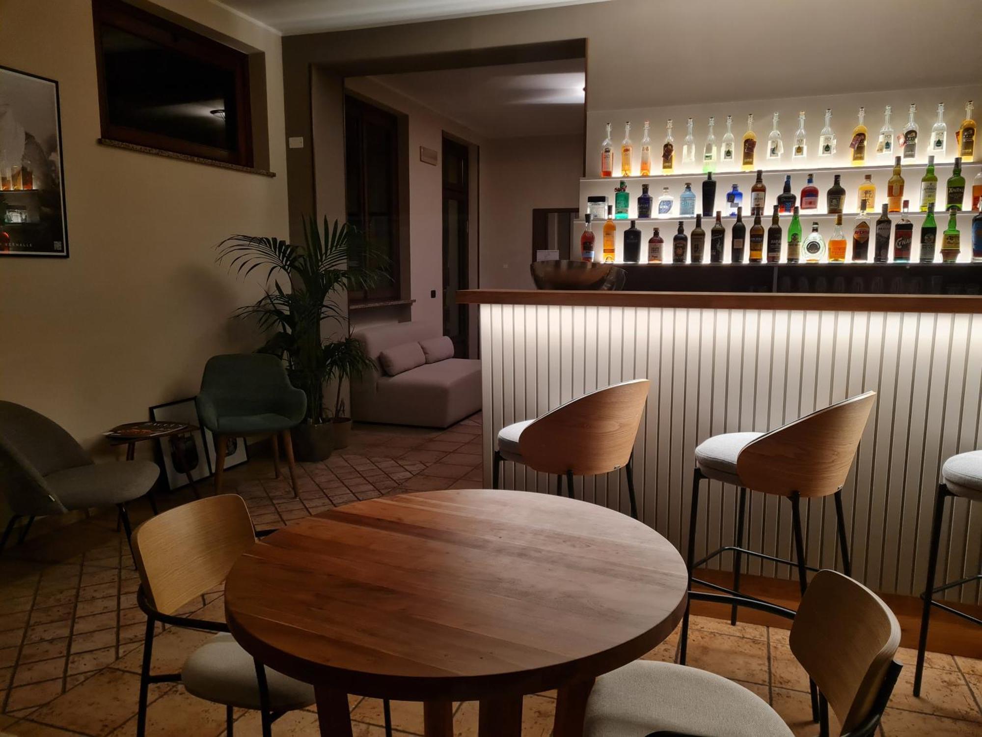 Manfredi Ristorante Con Alloggio Romentino Extérieur photo